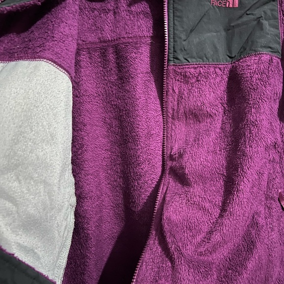 The North Face Girls Jacket - Picture 6 of 6